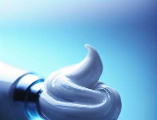 Debunking Fluoride Myths: Choosing the Right Toothpaste for Stronger and Whiter Teeth